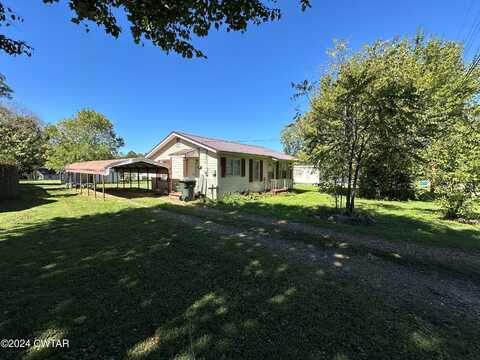 104 Rowland Avenue, Bruceton, TN 38317