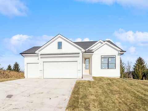 301 Maple Point, Winterset, IA 50273