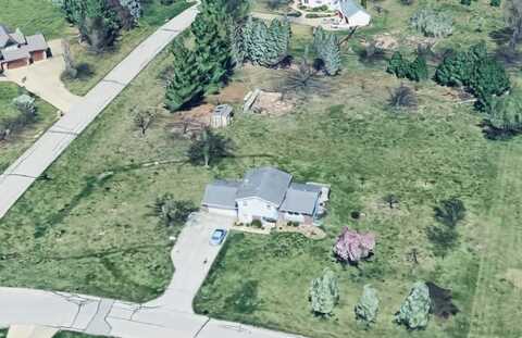 6355 Oakwood Drive, West Des Moines, IA 50266