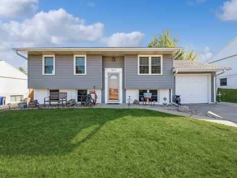 3215 29th Avenue SW, Cedar Rapids, IA 52404