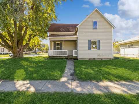 503 S 8th Avenue W, Newton, IA 50208