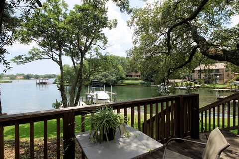 402 Barataria Lane, Fort Walton Beach, FL 32547