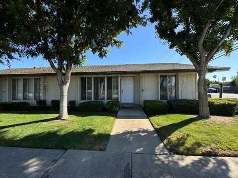 198 Barstow Avenue W, Fresno, CA 93704