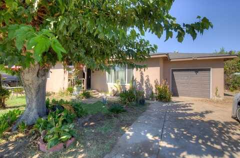 3853 Clinton Avenue E, Fresno, CA 93703