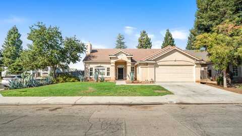 9151 Price Avenue N, Fresno, CA 93720