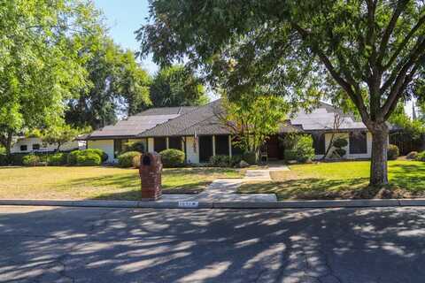 1521 Bailey Avenue S, Fresno, CA 93727