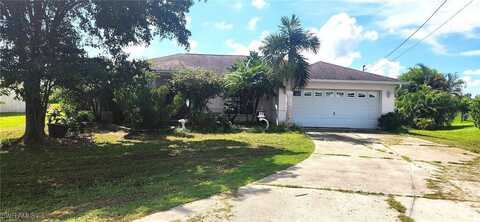 850 Woodridge Circle, Fort Myers, FL 33913