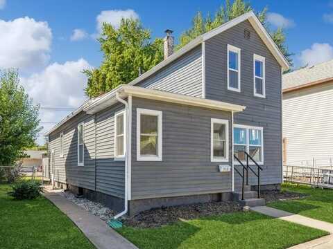 510 N 3RD ST, CLINTON, IA 52732