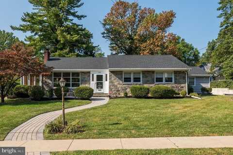 220 HIGHLAND AVENUE, MOORESTOWN, NJ 08057