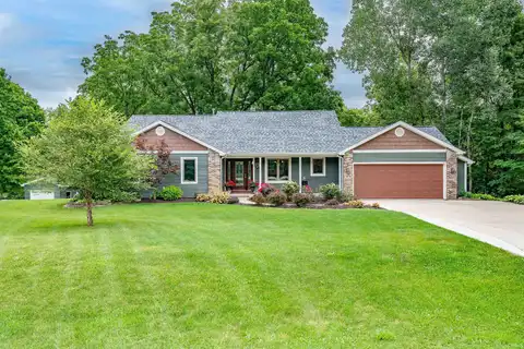 5970 N Woodcrest Drive, Churubusco, IN 46723