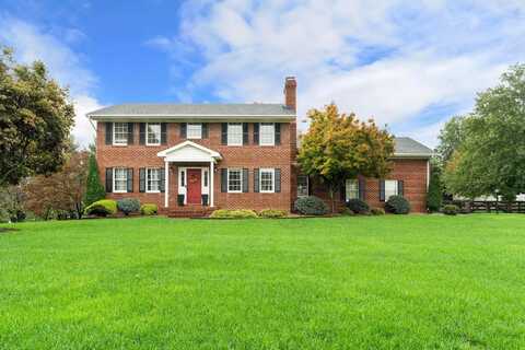 3165 VILLAGE DR, WAYNESBORO, VA 22980