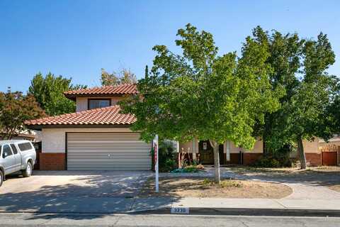 3230 Larwood Street, Lancaster, CA 93536