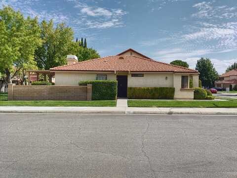 2825 Dartmouth Drive, Lancaster, CA 93536