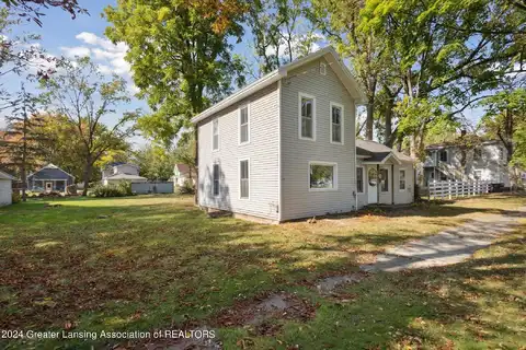 715 N Clinton Avenue, Saint Johns, MI 48879