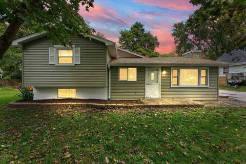 1401 Robin Road, Valparaiso, IN 46383