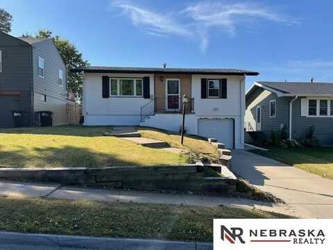 6217 Oak Street, Omaha, NE 68106