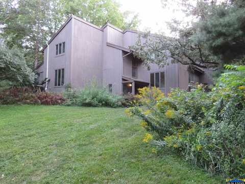 5445 Hanover Plaza, Omaha, NE 68152