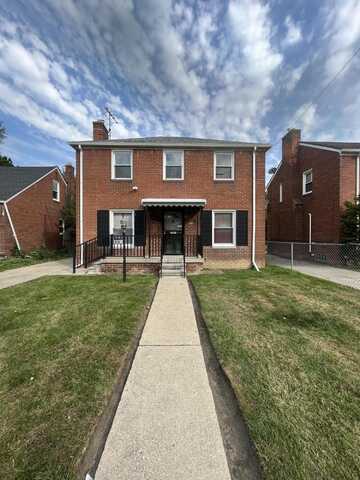 16461 Fairmount Drive, Detroit, MI 48205