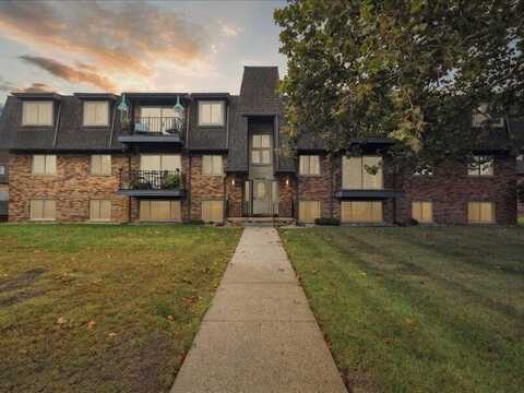 119 Riviera Drive, Saint Clair Shores, MI 48080