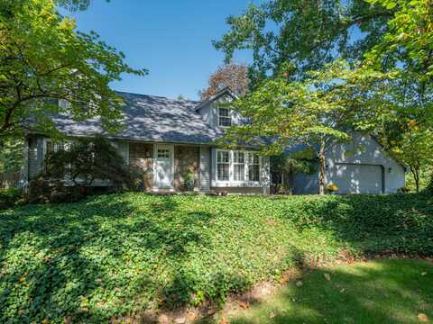 5258 Stoney Brook Road, Kalamazoo, MI 49009