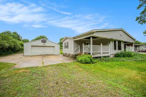 49427 29 1/2 Street, Paw Paw, MI 49079