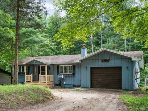 8281 Pine Tree Trail, Stanwood, MI 49346