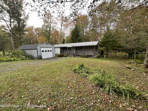 141 Broken Arrow Lane, Gouldsboro, PA 18424