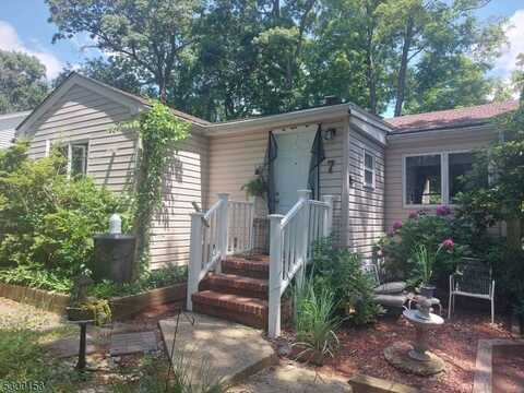 7 Pine St, Jefferson Twp., NJ 07849