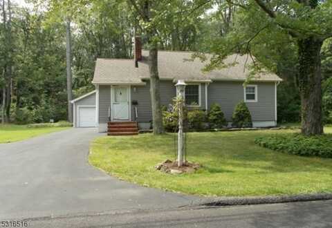 16 Laurel Dr, Wayne, NJ 07470