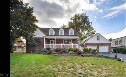 19 Fairfield Rd, Franklin, NJ 08873