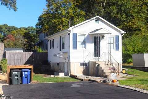 209 Windsor Ave, Hopatcong, NJ 07843