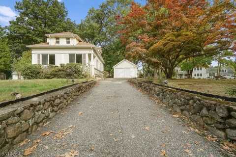 180 Hillcrest Ave, Wyckoff, NJ 07481