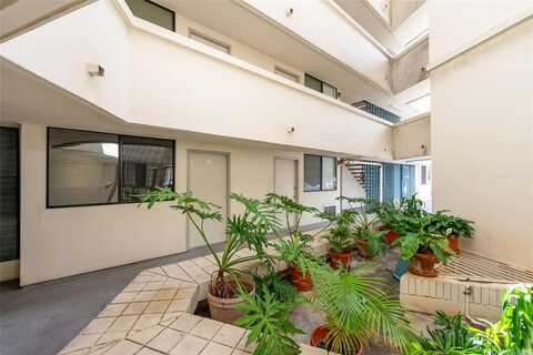 2860 Waialae Avenue, Honolulu, HI 96826