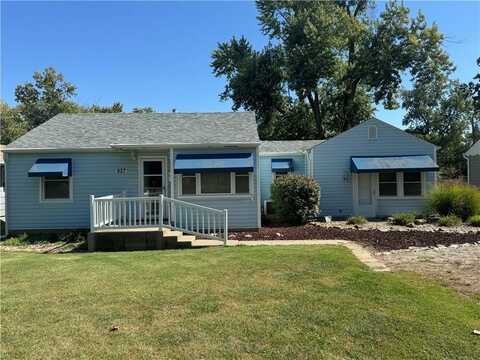 927 S Sycamore Street, Ottawa, KS 66067