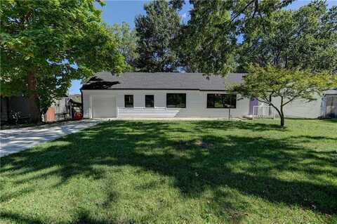 5921 Crescent Avenue, Raytown, MO 64133