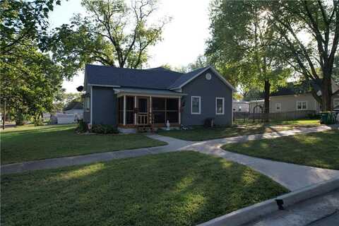 109 E Shawnee Street, Paola, KS 66071