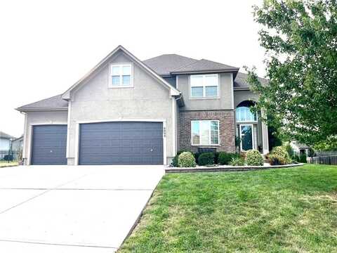 4600 SW Admiral Byrd Drive, Lees Summit, MO 64082