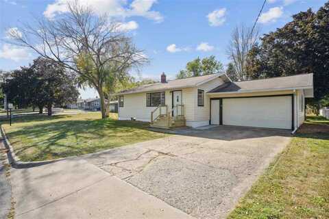 105 N 9th Ave, Vinton, IA 52349