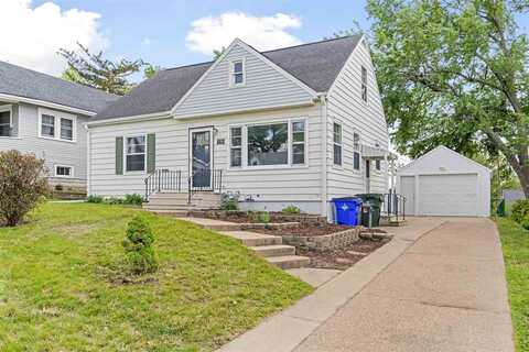 135 25th Street Dr SE, CedarRapids, IA 52403