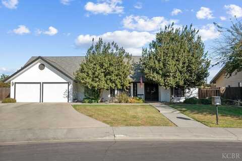 916 Murphy Drive, Lemoore, CA 93245