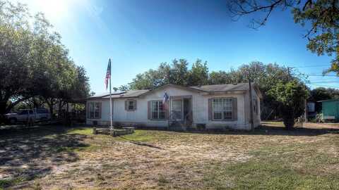 41 Pecan Shadows Dr., Leakey, TX 78873