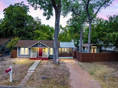 1102 1/2 Cherico ST, Austin, TX 78702