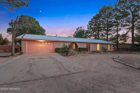 205 Navajo Road, Las Cruces, NM 88007