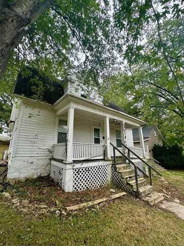 115 W Terrace Avenue, Hannibal, MO 63401