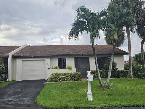 15725 Bottlebrush Cir, Delray Beach, FL 33484