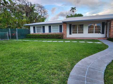 7105 SW 84th Ave, Miami, FL 33143