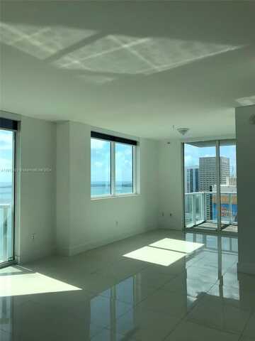 244 Biscayne Blvd, Miami, FL 33132