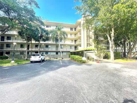 2209 S Cypress Bend Dr, Pompano Beach, FL 33069