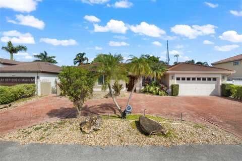 8447 NW 201st Ter, Hialeah, FL 33015