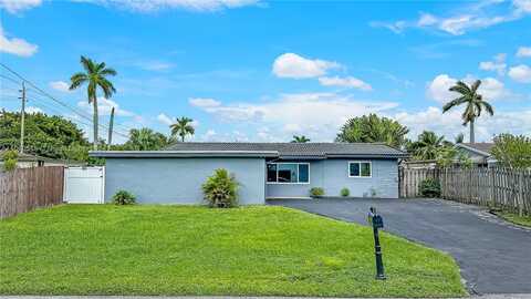 5741 SW 56th St, Davie, FL 33314